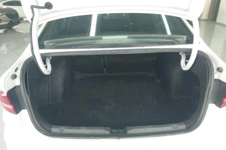 Used Volkswagen Lavida 2023 1.5L Automatic De Yi Edition Trunk