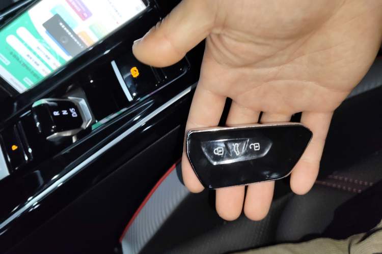 Used Volkswagen Lamando 2024 Lavida L 280TSI DSG Cool & Spicy Edition Vehicle Key