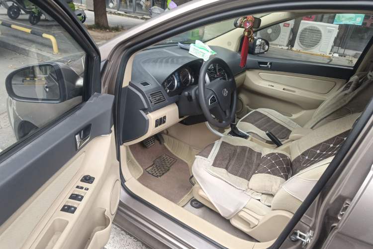 Used BAIC E Series 2012 Hatchback 1.5L Automatic Leshang Version
