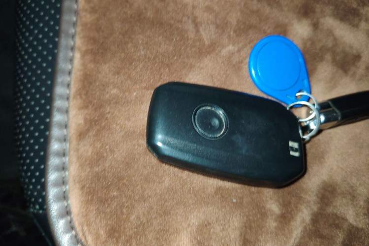 Used Toyota RAV4 2013 Special Edition 2.4L Automatic 4x4 Prestige Vehicle Key