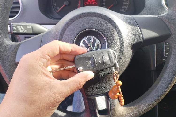 Used Volkswagen Jetta 2015 Zhuihui Edition 1.6L Manual Comfort Model Vehicle Key