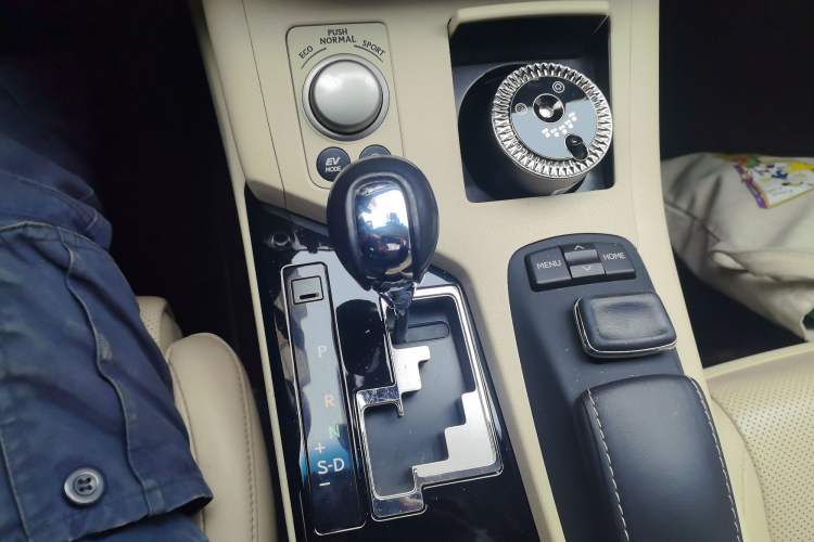 Used Lexus ES 2014 300h Luxury Edition