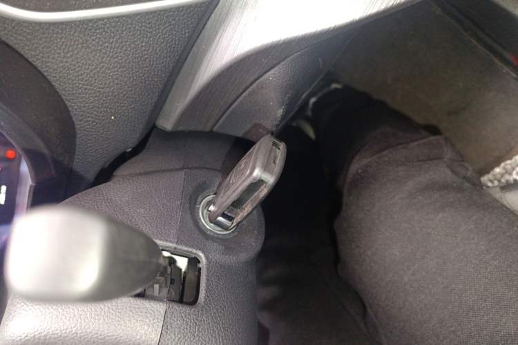 Used CHANGAN KAICHENG Ruixing M60 2023 1.6L CNG Comfort-Grade 6-Seater Passenger Vehicle Interior 1