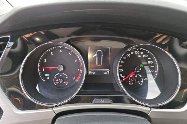 Used Volkswagen Touran 2018 Volkswagen Touran L 280TSI DSG Boundary Edition 7 Seats China VI Standard