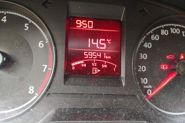 Used Volkswagen Santana 2019 1.5L Manual Fashion Edition China VI Standard Odometer Close Up