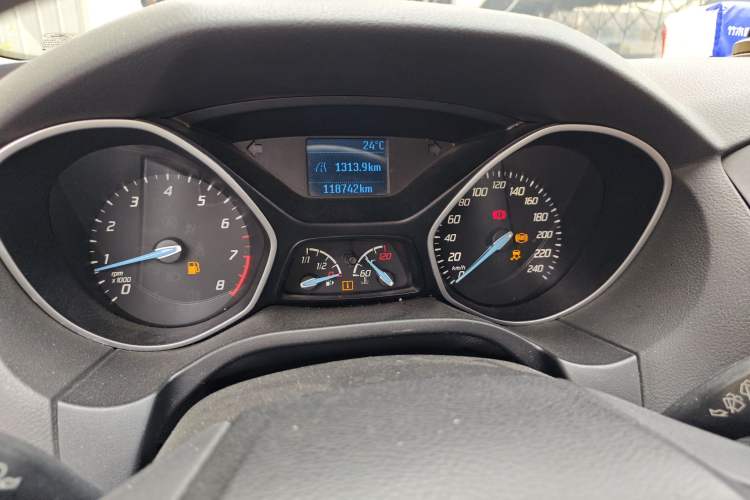 Used Ford Focus 2012 Hatchback 1.6L Manual Comfort Model
