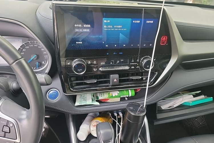 Used Toyota Highlander 2022 Dual-Engine 2.5L Four-Wheel Drive Prestige Version 7 Seats Audio And AC Panel