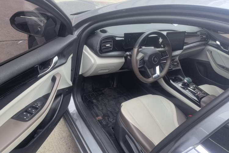 Used BYD Qin PLUS 2024 HONOR Edition DM-i 55KM Leading Model