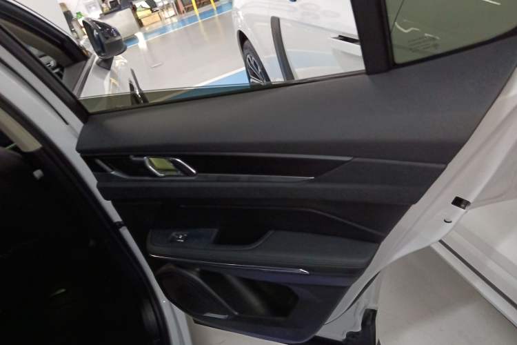 Used Lynk & Co 01 2021 2.0TD Two-Wheel-Drive Pro Trim