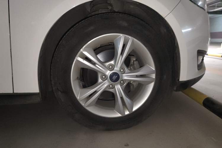 Used Ford Focus 2015 Sedan 1.6L Automatic Comfort Model
