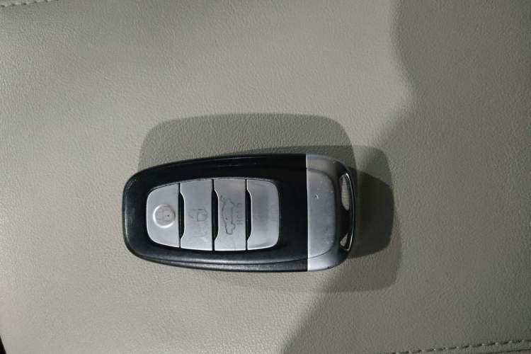 Used Hongqi H5 2019 30TD Smart Connect Dynamic Edition
