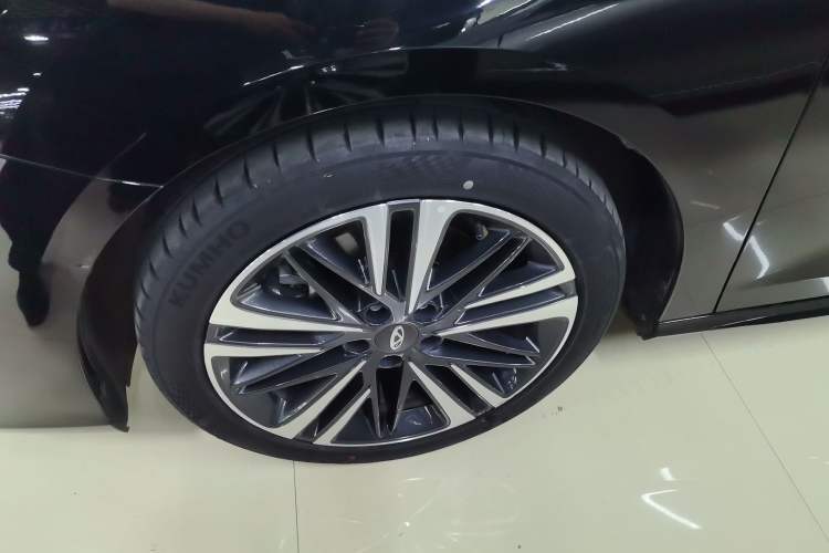 Used Chery Arrizo 8 2023 High-Performance Edition 2.0T DCT Powerfully Equipped
