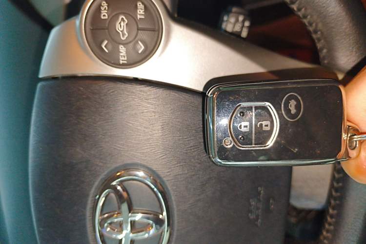 Used Toyota Prius 2012 1.8L Luxury Advanced Edition