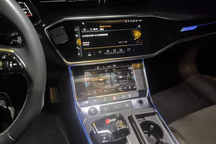 Used Audi A7L 2022 55 TFSI quattro S-line Zhiyuan Crystal Flow Package
