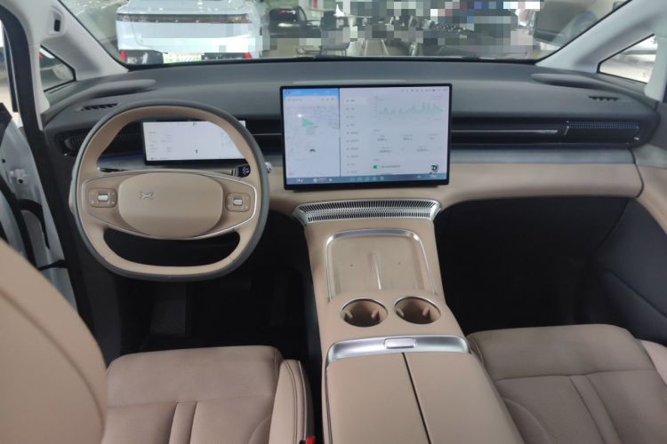 Used XPeng X9 2025 740 Ultra-Long Range Max Center Console