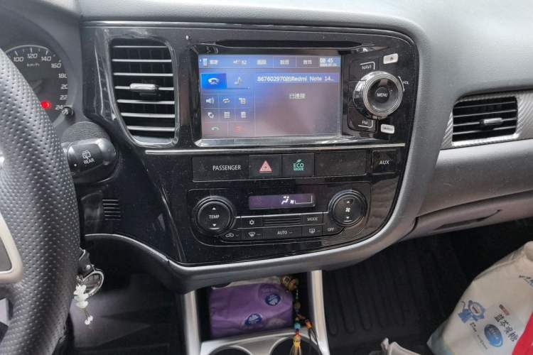 Used Mitsubishi Outlander 2013 2.0L Two-Wheel Drive Sport Navigation Version 5 Seats
