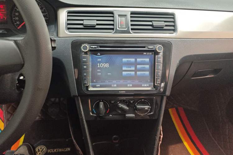 Used Volkswagen Santana 2015 1.6L Manual Comfort Edition Audio And AC Panel