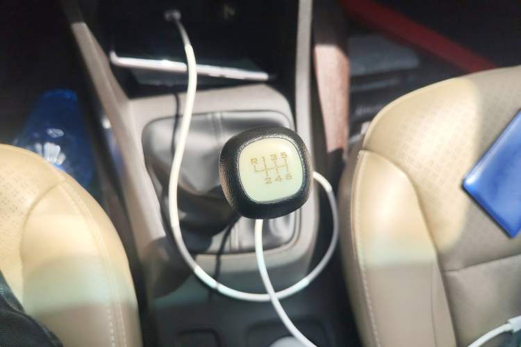 Used Wuling Hongguang 2019 1.5L S Comfort Edition China VI LAR Gear Lever
