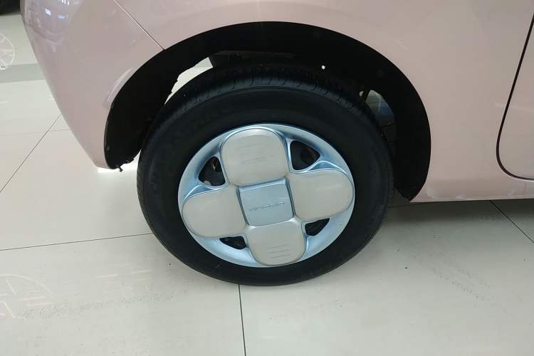 Used Geely Galaxy Panda 2023 Panda Mini 200km Endurance Bear Exterior 3