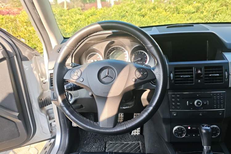 Used Mercedes-Benz GLK-Class 2012 GLK 300 4MATIC Luxury Model
