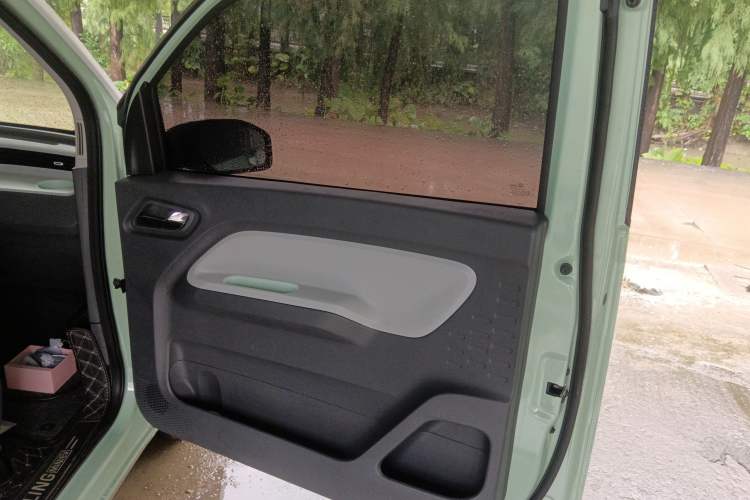 Used Wuling Hongguang MINIEV 2021 Macaron Premium Model – Lithium Iron Phosphate