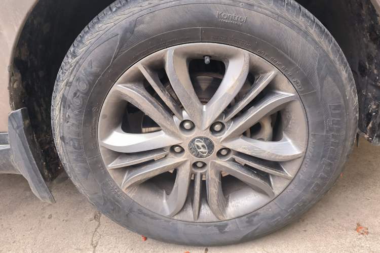 Used Hyundai ix35 2013 2.0L Automatic Two-Wheel Drive Smart GLS China IV Standard