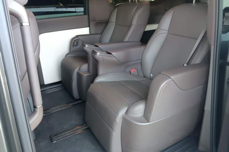 Used Li Auto MEGA 2024 Ultra Model Interior 4