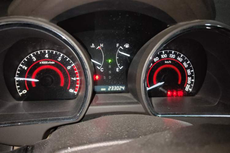 Used Toyota Highlander 2011 2.7L Two-Wheel Drive 7-Seater Luxury Navigation Edition
