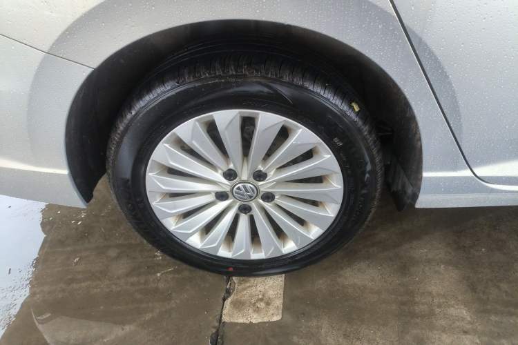 Used Volkswagen Lavida 2019 1.5L Automatic Comfort Edition China VI Standard Exterior 5