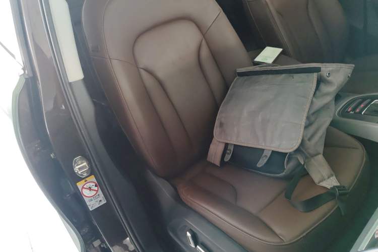 Used Audi Q5 2017 40 TFSI Ambition Edition Right Front Seat