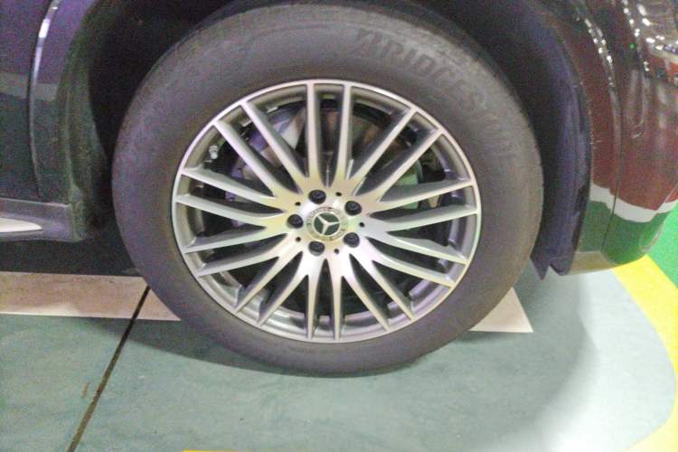 Used Mercedes-Benz GLC 2025 Refreshed GLC 300 L 4MATIC Dynamic Version 5 Seats Right Front Wheel Hub