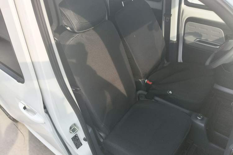 Used Wuling Zhiguang New Energy 2025 Model 305km Ambitious Edition