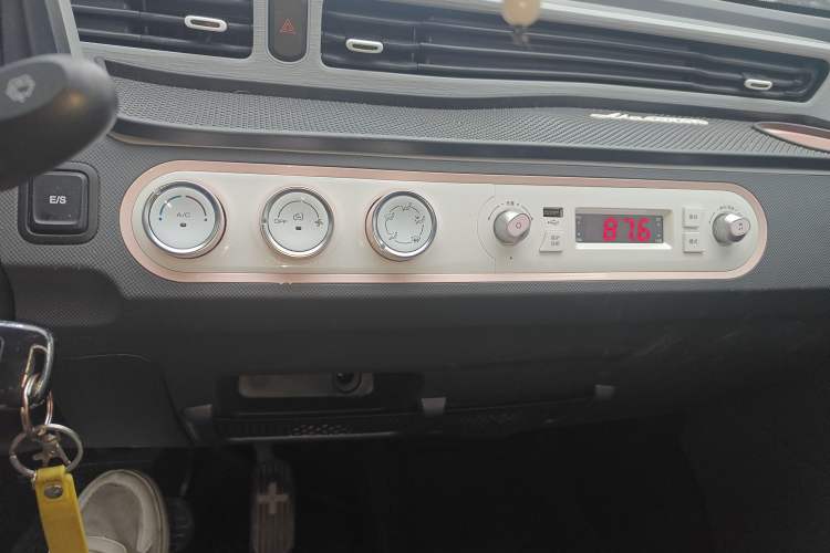 Used Wuling Hongguang MINIEV 2021 Macaron Fashion Model Lithium Iron Phosphate Audio And AC Panel