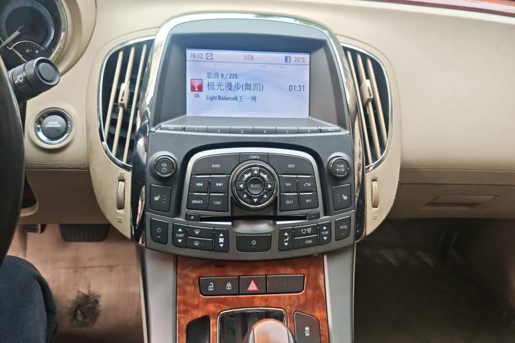 Used Buick LaCrosse 2011 2.4L SIDI Haoya Edition Audio And AC Panel