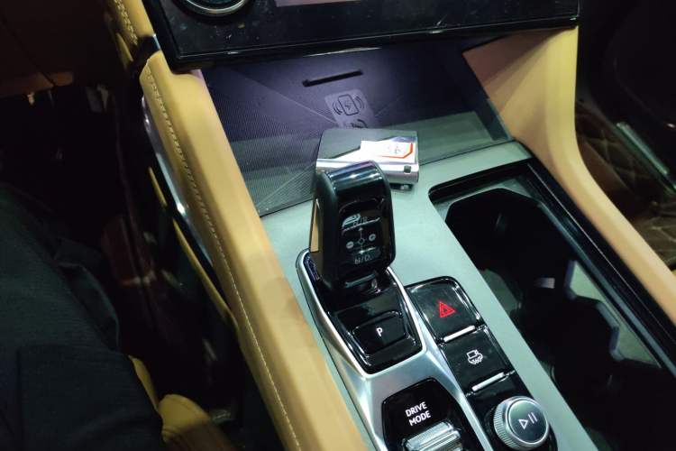 Used Lynk & Co 09 EM-P 2023 2.0TD EM-P Long-Range Version PM 7-Seater