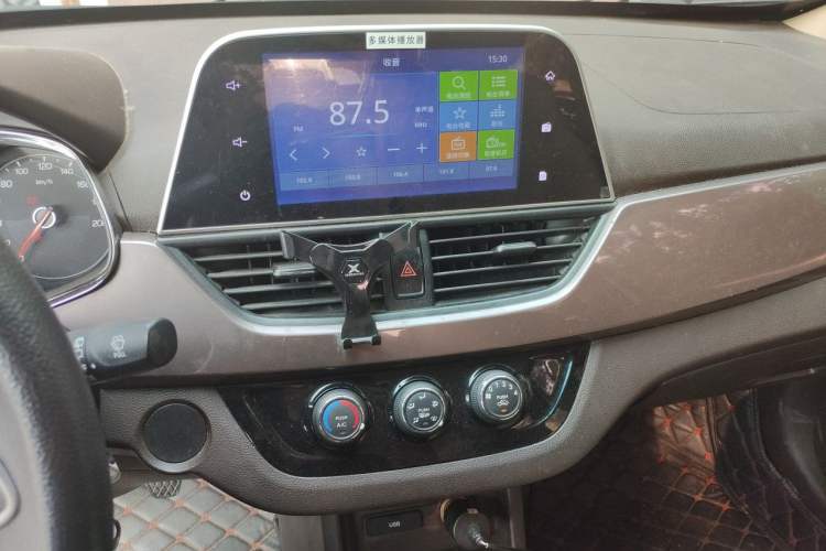 Used Baojun 310W 2017 1.5L Manual Fashion Model China V