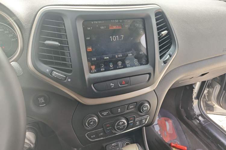 Used Jeep Cherokee 2016 2.0L Superior Edition