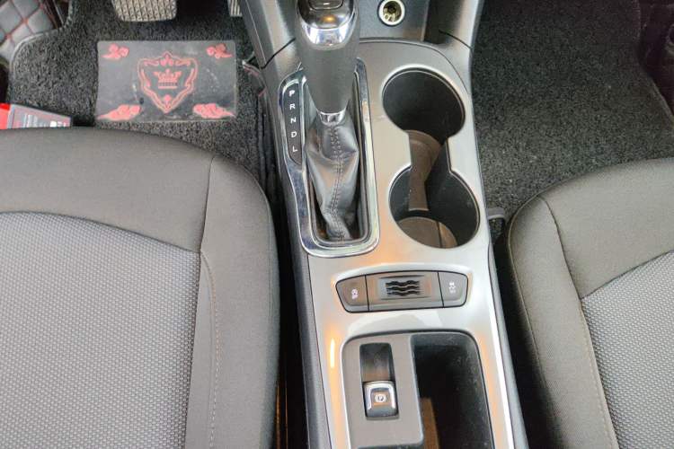 Used Chevrolet Cruze 2017 1.5L Hatchback Automatic Pioneer Sunroof Edition