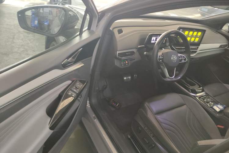 Used Volkswagen ID.4 CROZZ 2022 Long-Range Lite PRO Edition Driver Seat