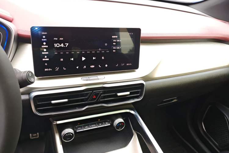 Used Geely Auto Coolray 2019 Sport Model 260T DCT Battle China V Standard Audio And AC Panel