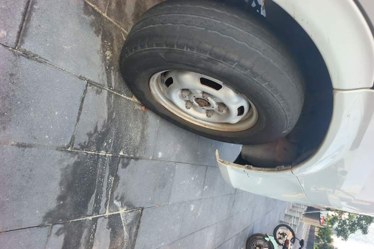 Used JMC Fushun 2022 2.0T Manual Multi-Function Passenger Vehicle Short Wheelbase Mid-Height Roof 6-Seater