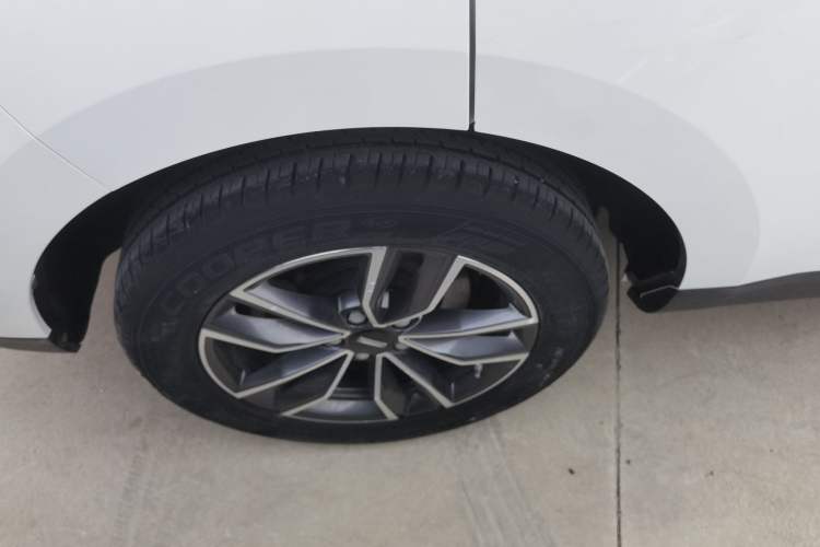 Used Wey VV5 2020 1.5T Two-Wheel Drive Color Pioneer Right Rear Wheel Hub