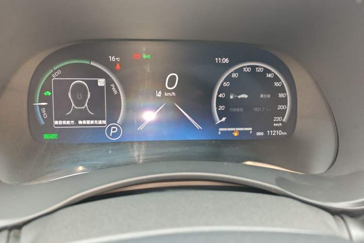 Used Toyota Highlander 2022 Dual-Engine 2.5L Four-Wheel Drive Supreme Edition 7-Seater Odometer Close Up