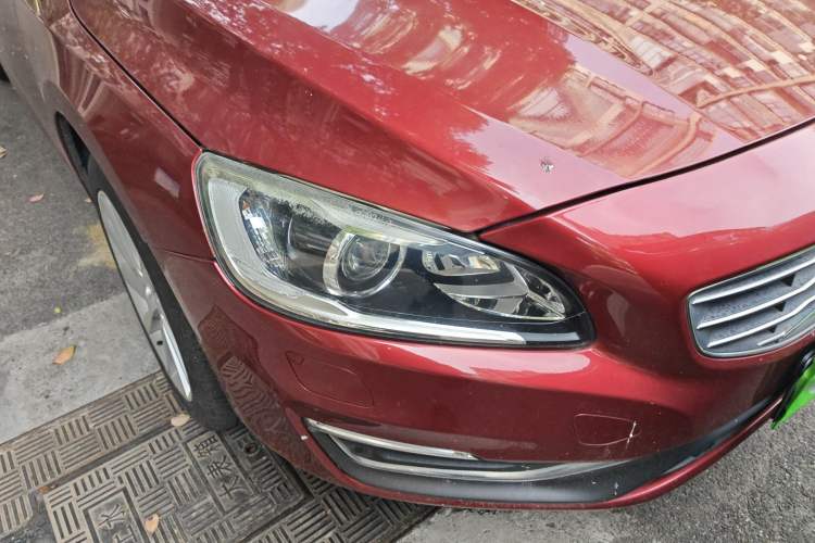 Used Volvo S60 2014 S60L 2.0T Zhiyuan Edition Right Front Headlight