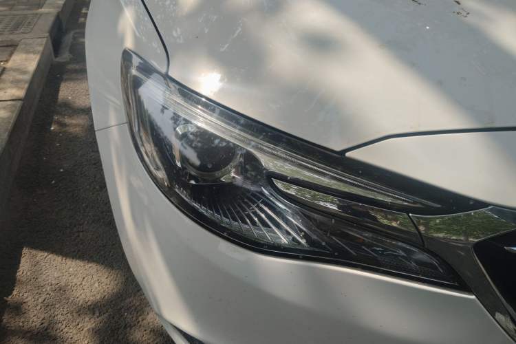 Used Buick GT 2018 15T Manual Entry-Level Version China V Standard Right Front Headlight