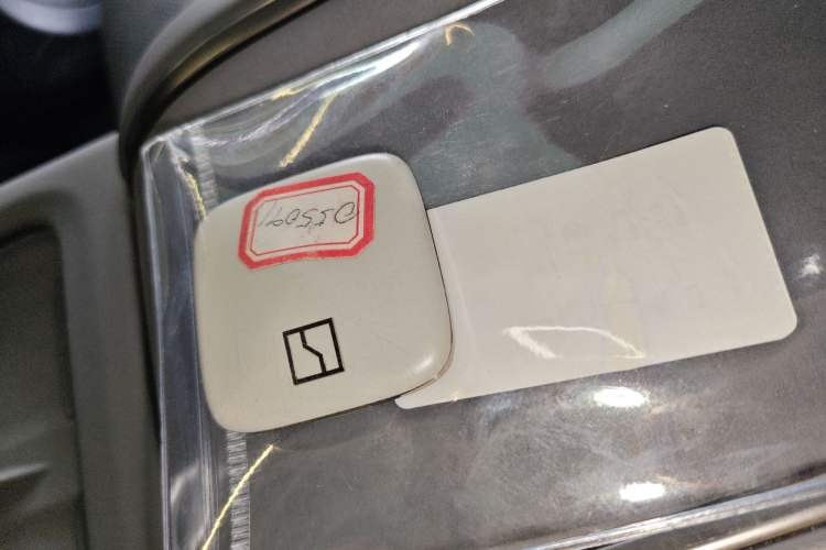 Used Zeekr 7X 2025 100 kWh Long-Range Rear-Wheel Drive with Intelligent Driving Features