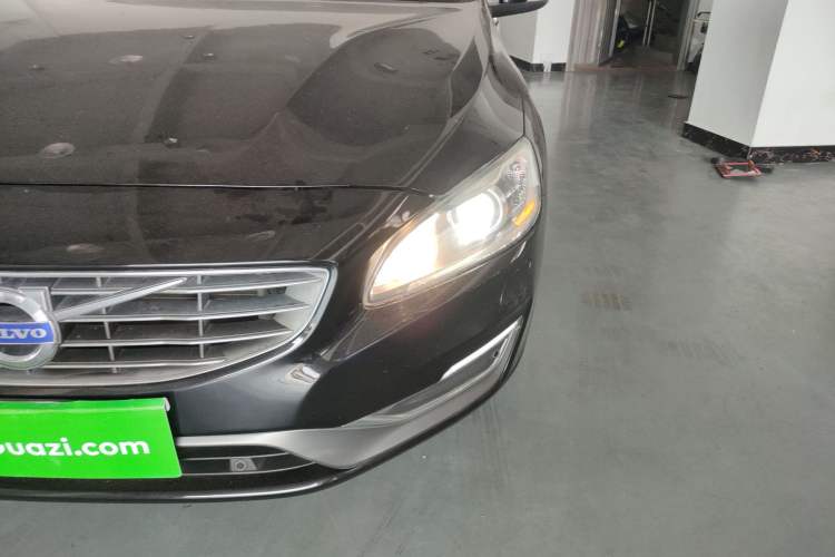 Used Volvo S60 2014 S60L 2.0T Zhiyuan Edition
