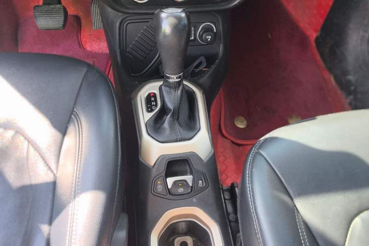 Used Jeep Renegade 2017 180T Automatic High-Energy Version
