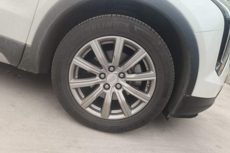 Used Cadillac XT4 2018 28T Two-Wheel-Drive Luxury Model
