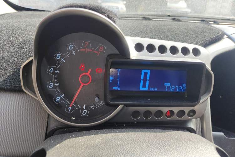 Used Chevrolet Aveo Sonic 2011 Sedan 1.4L MT SL